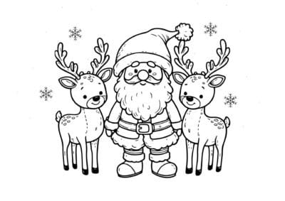 Et malebogsbillede med julemanden stående mellem to rensdyr. Julemanden er klædt i sit traditionelle outfit med hat og støvler. Hvert rensdyr har gevirer, og snefnug er spredt i baggrunden.